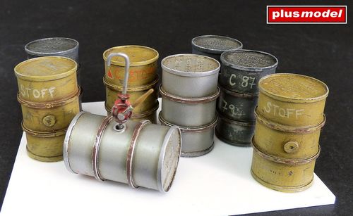 Plus Model 1:35 - German fuel barrels 515 