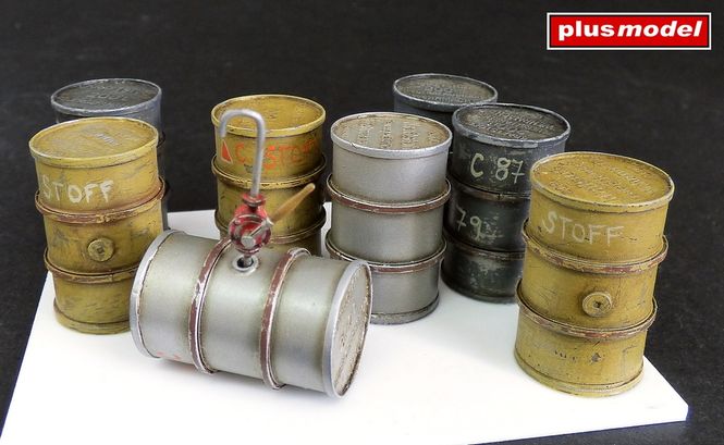 Hovedbilde Plus Model 1:35 - German fuel barrels 515 