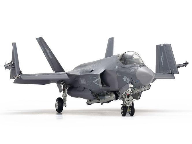 Main Image Tamiya 1:48 - Lockheed Martin F-35C Lightning II
