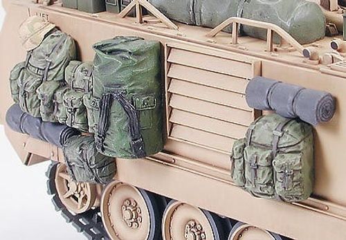 Tamiya 1:35 - US M113A2 Armored Personnel Carrier Desert Version (35265)