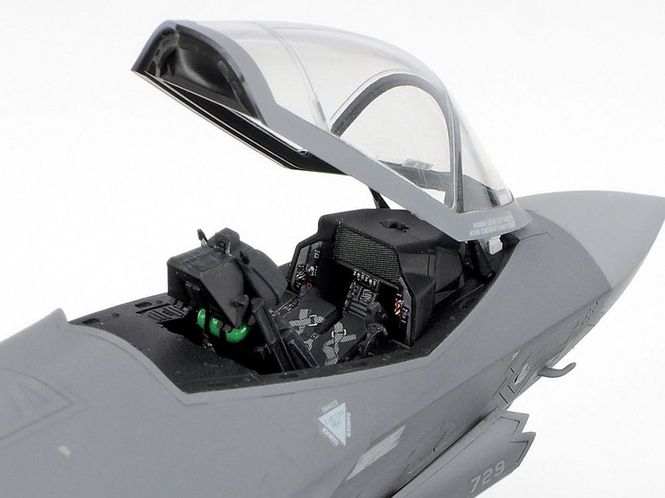Main Image Tamiya 1:72 Lockheed Martin F-35A Lightning II ...
