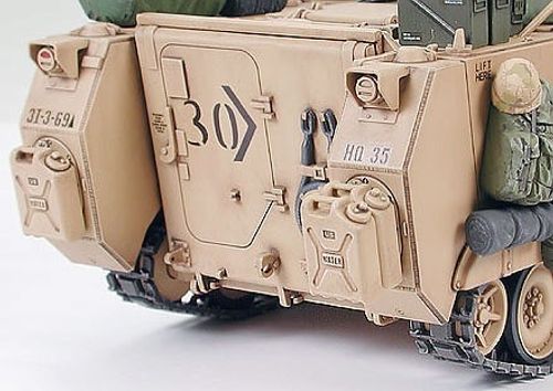 Tamiya 1:35 - US M113A2 Armored Personnel Carrier Desert Version (35265)