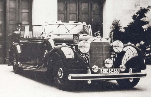 ACE 1:72 - Typ 770K Armored Cabrio for Reichskanzler with Reichskanzler and driver figure (72577)