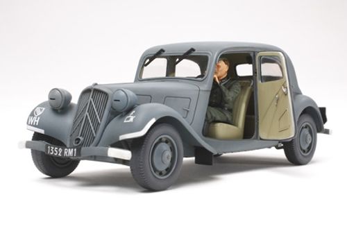 Tamiya 1:35 - Citroen Traction 11CV - Staff Car (35301)