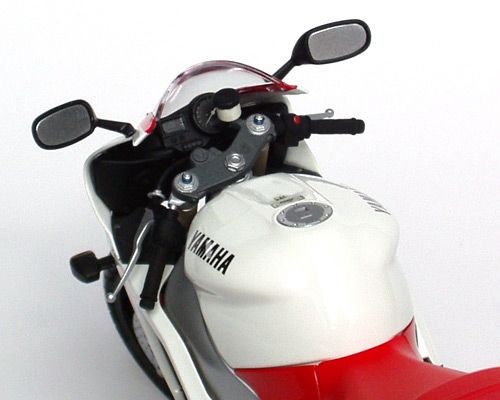 Tamiya 1:12 - Yamaha YZF-R1 (14073)